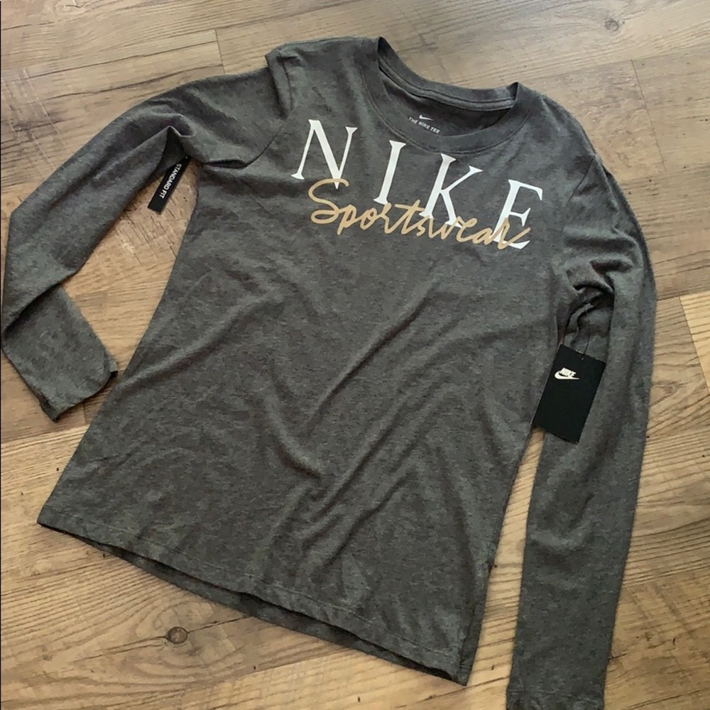 Nike Women's Long Sleeve Crew Neck Tee Shirt Size Small New with tags